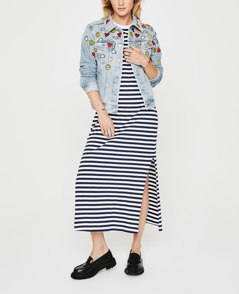 white maxi dress with denim jacket Currently Wearing: The Comfiest Gray Maxi Dress for Summer