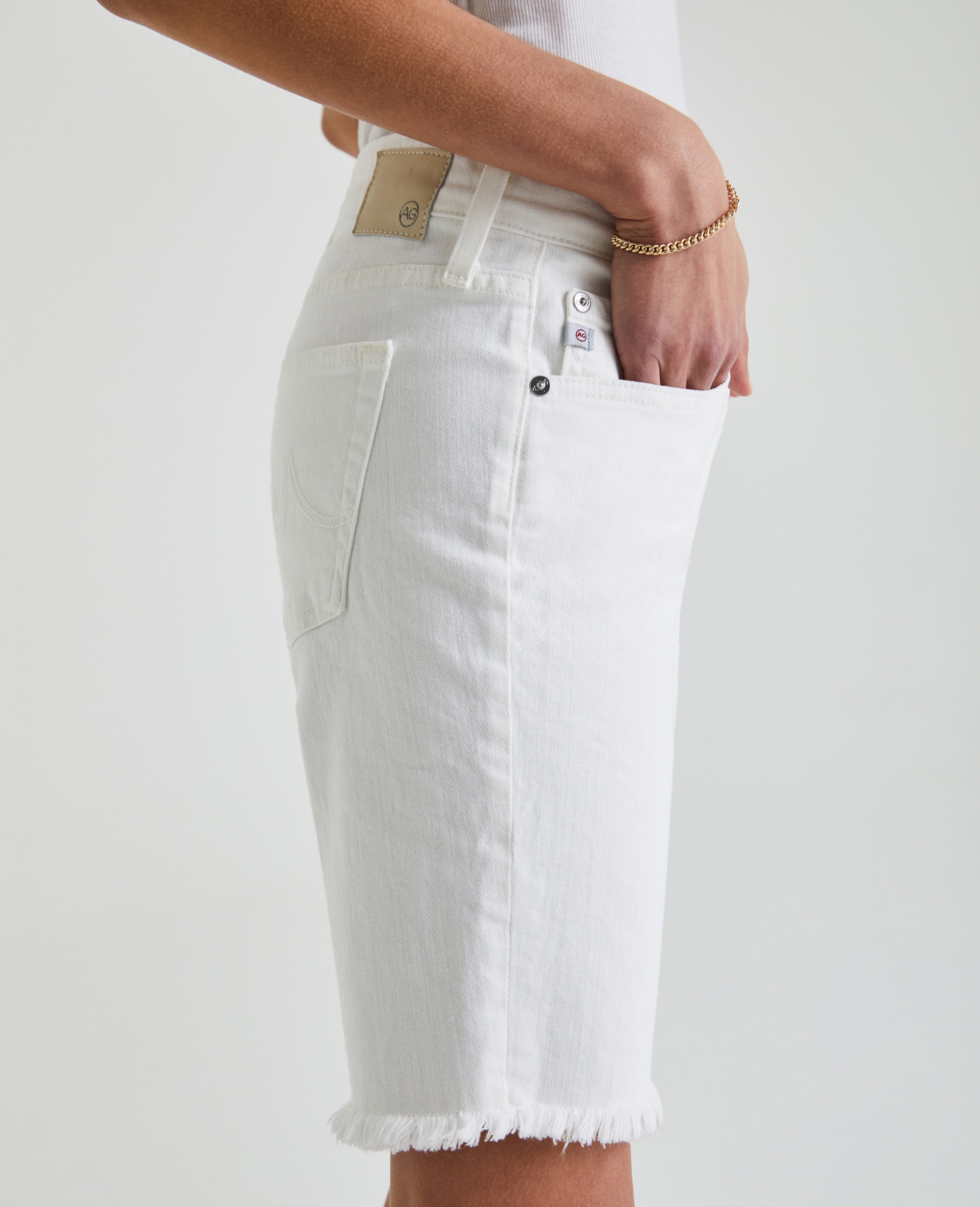 【新品タグ付】AG ホワイトデニム　the nikki crop 24 ADRIANO GOLDSCHMIED - 【新品タグ付】AG ホワイトデニムthe