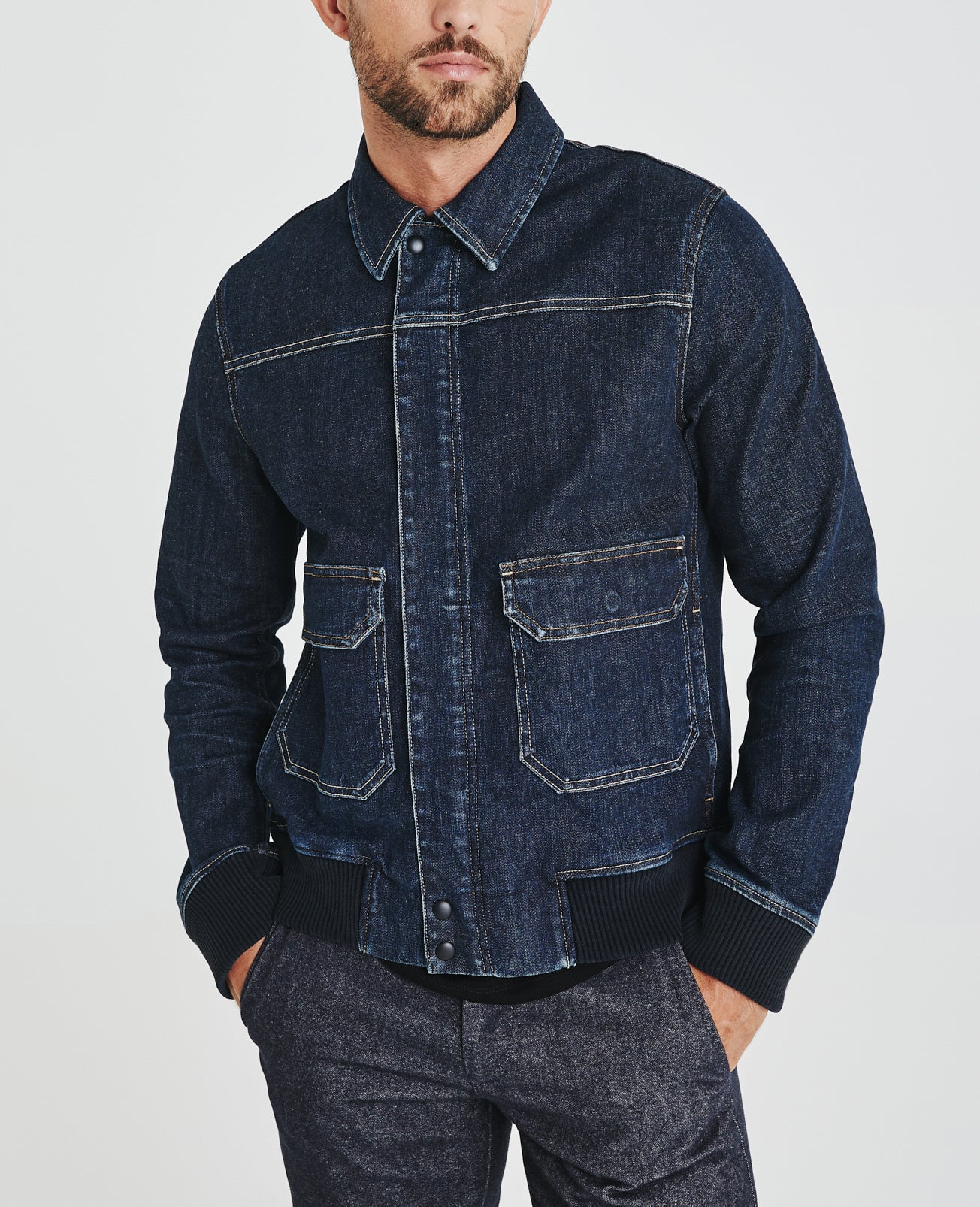 Icon Bomber 3 Years Parallel Bomber Men Tops Photo 1