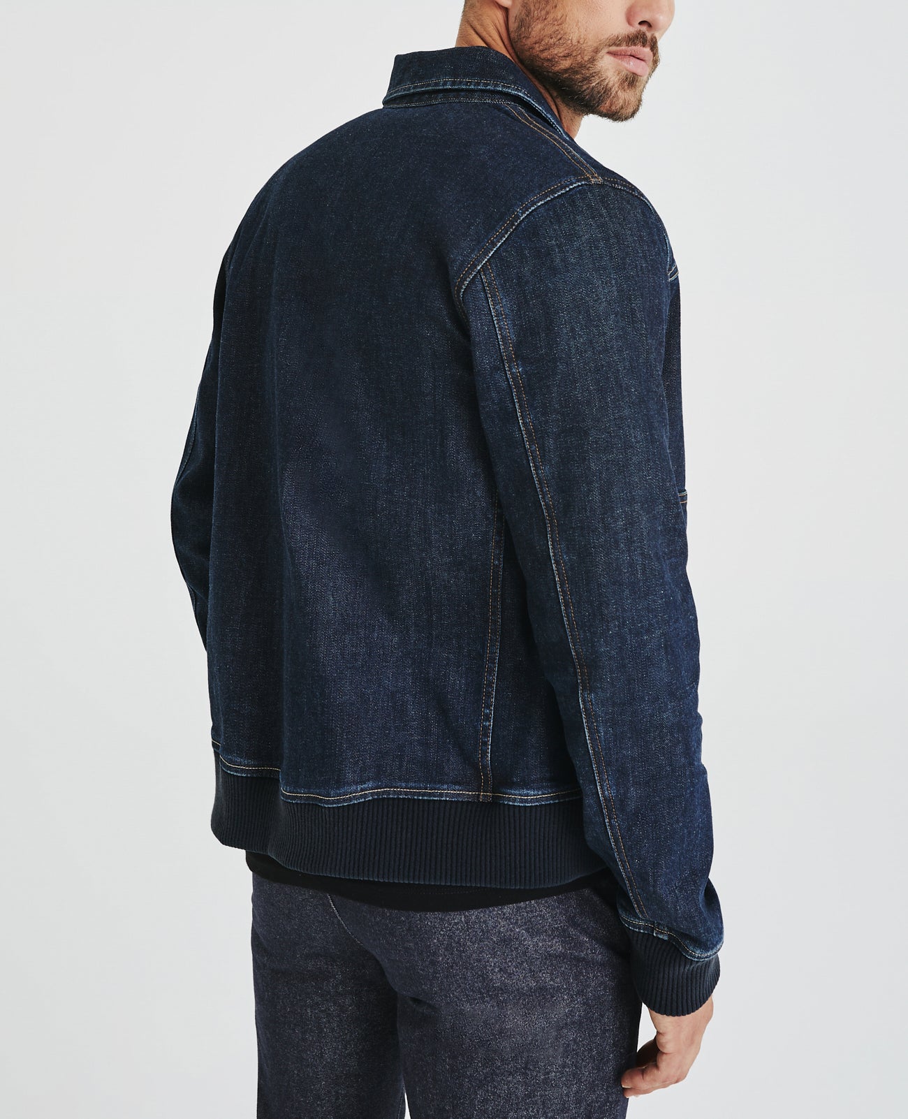 Icon Bomber 3 Years Parallel Bomber Men Tops Photo 2