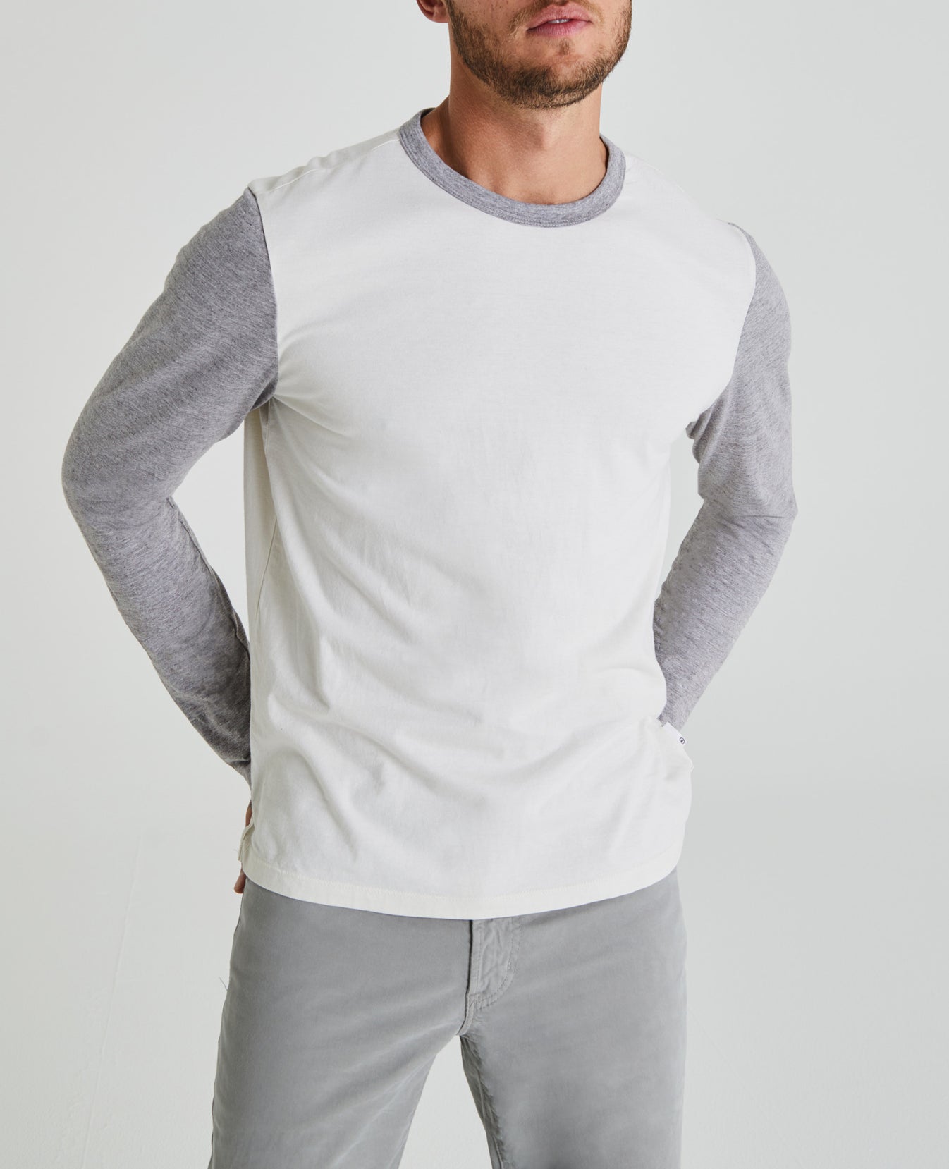 Clyde Split Hem Crew Ivory Dust Classic Fit Crew Men Tops Photo 1