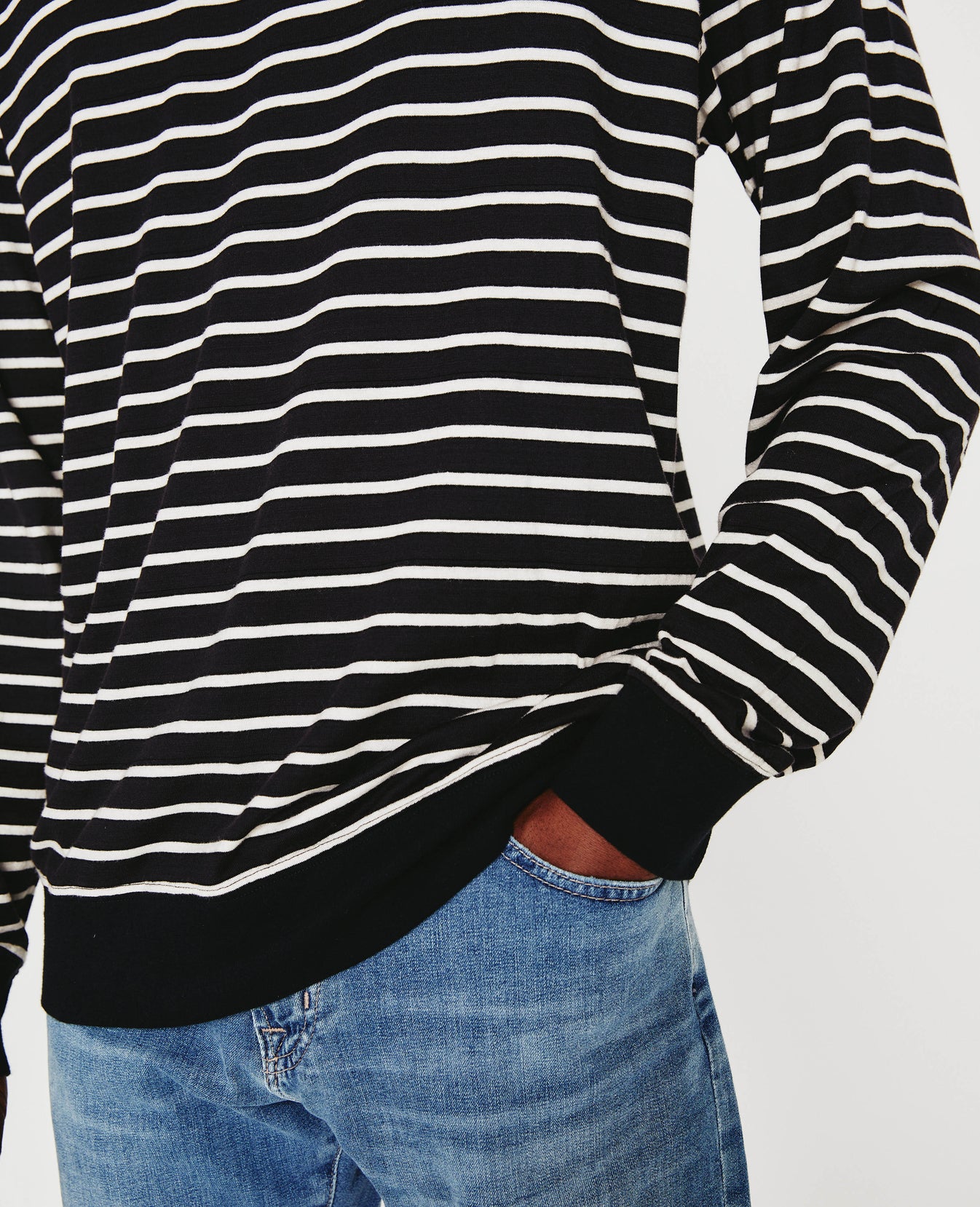 Wesley Pullover True Black Ivory Dust Mens Top Photo 3