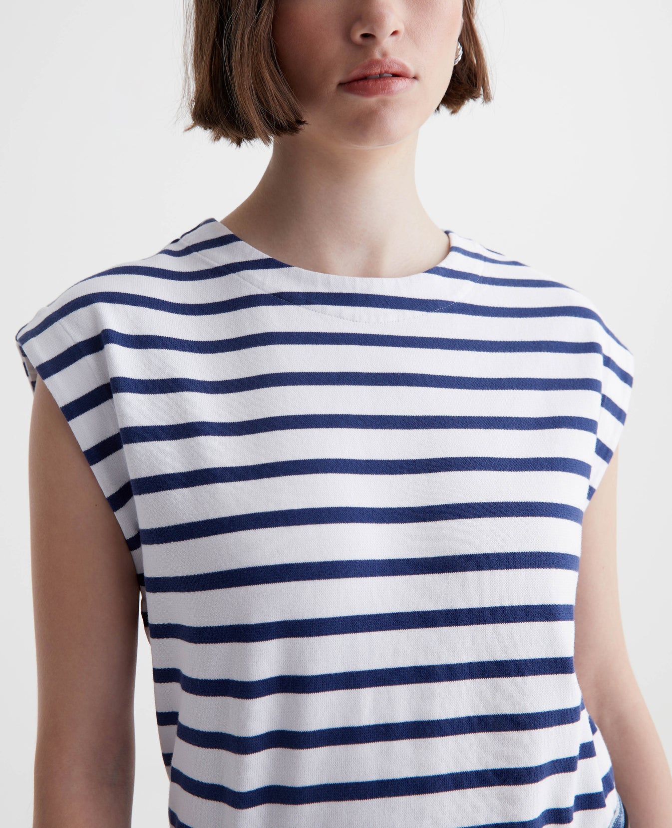 Lyra True White/Navy Womens Top Photo 3