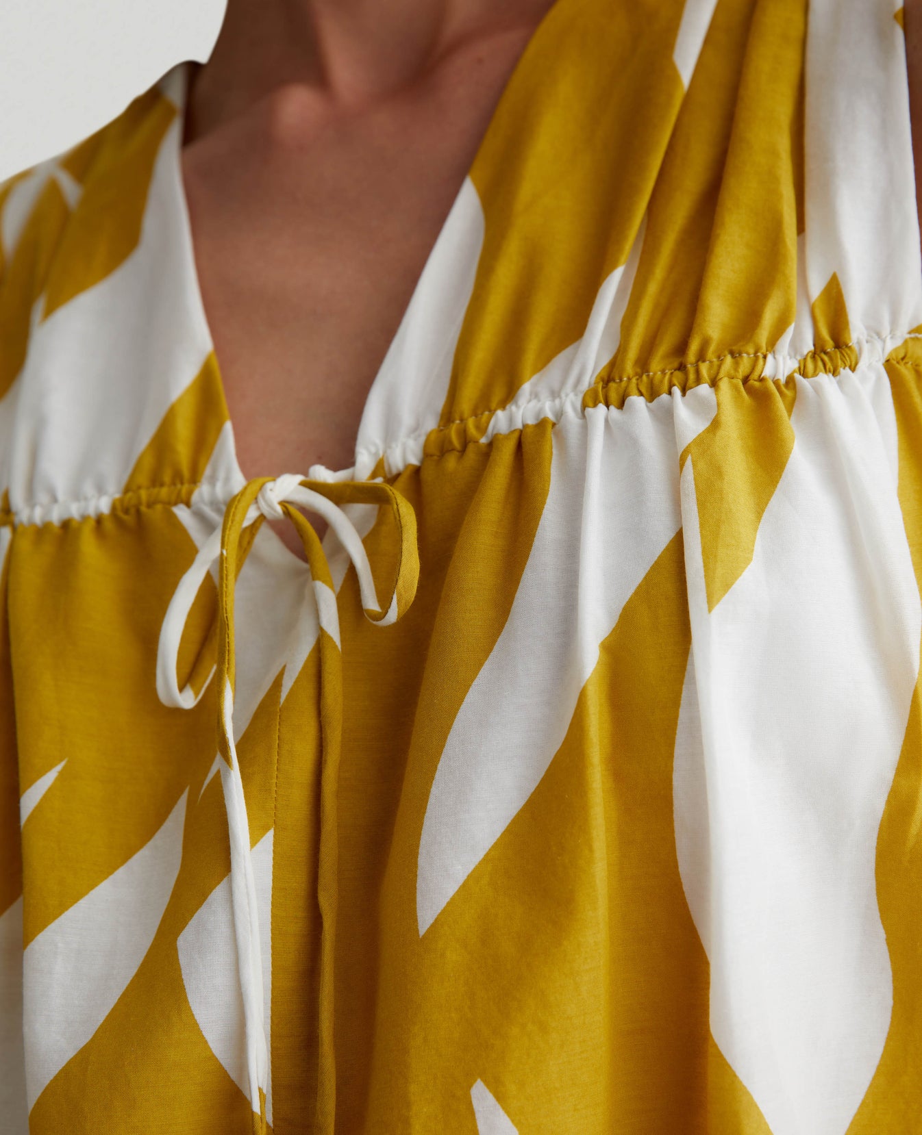 Ariella Geo Wave Martini Olive/Off White Womens Top Photo 5