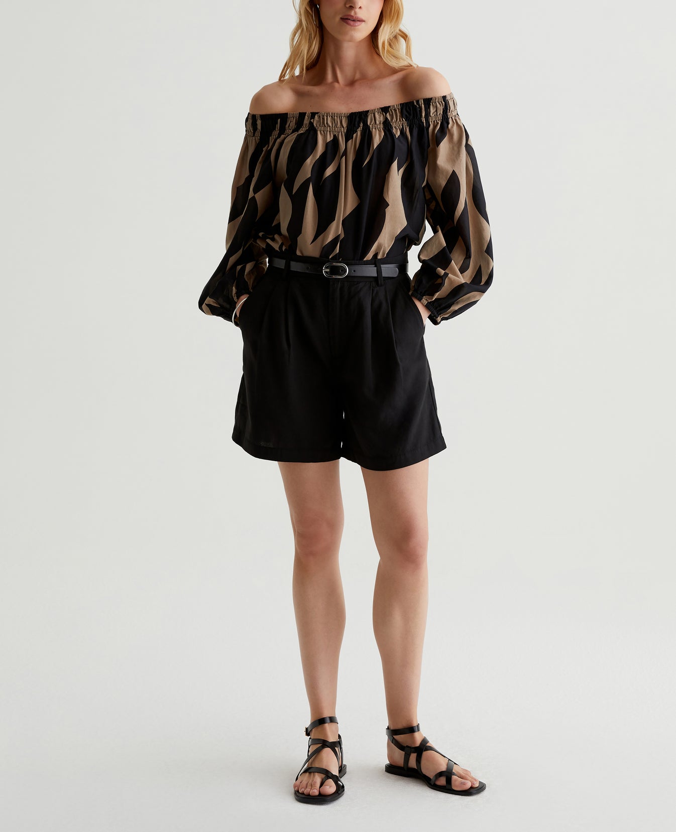 Carroline Top Geo Wave True Black/Taupe Womens Top Photo 4