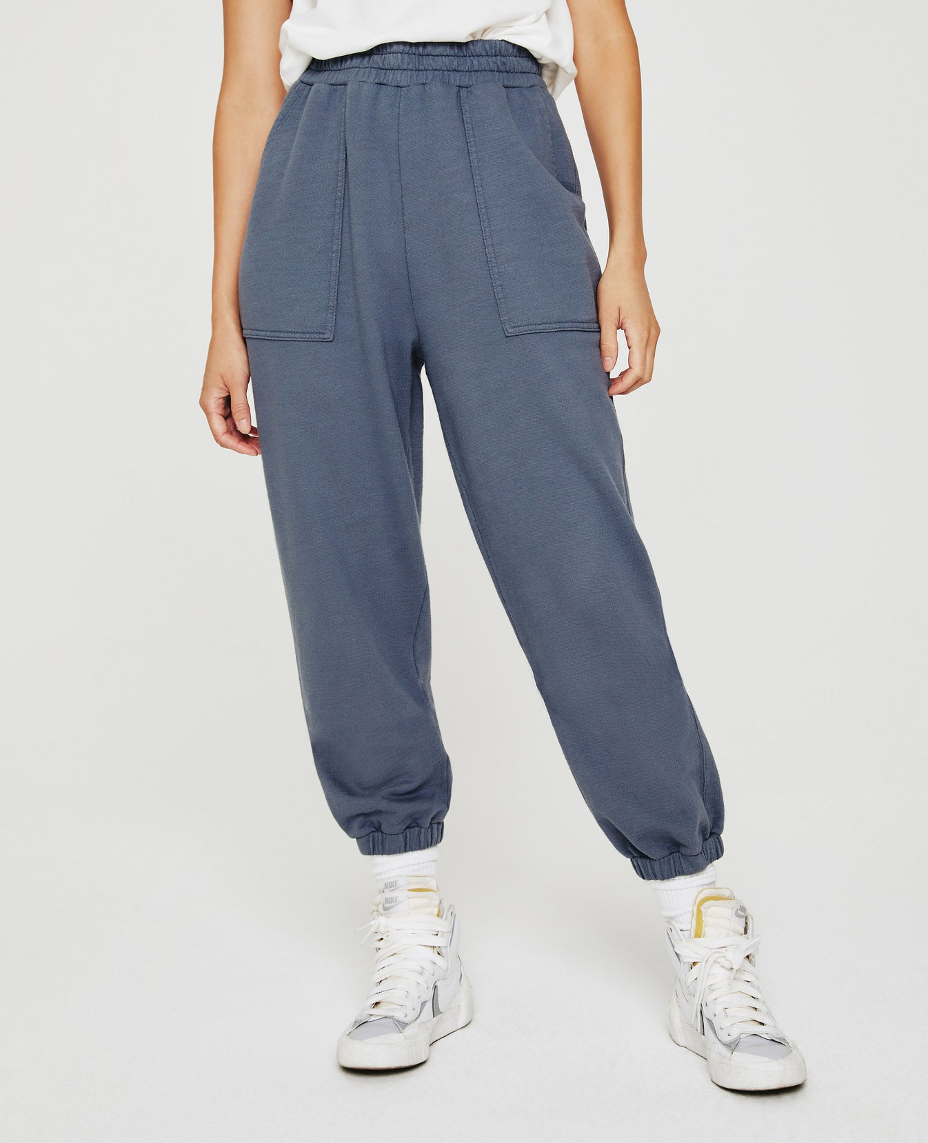 Nova Sweatpant Slate Sky Relaxed Sweatpant Women Bottom Photo 2