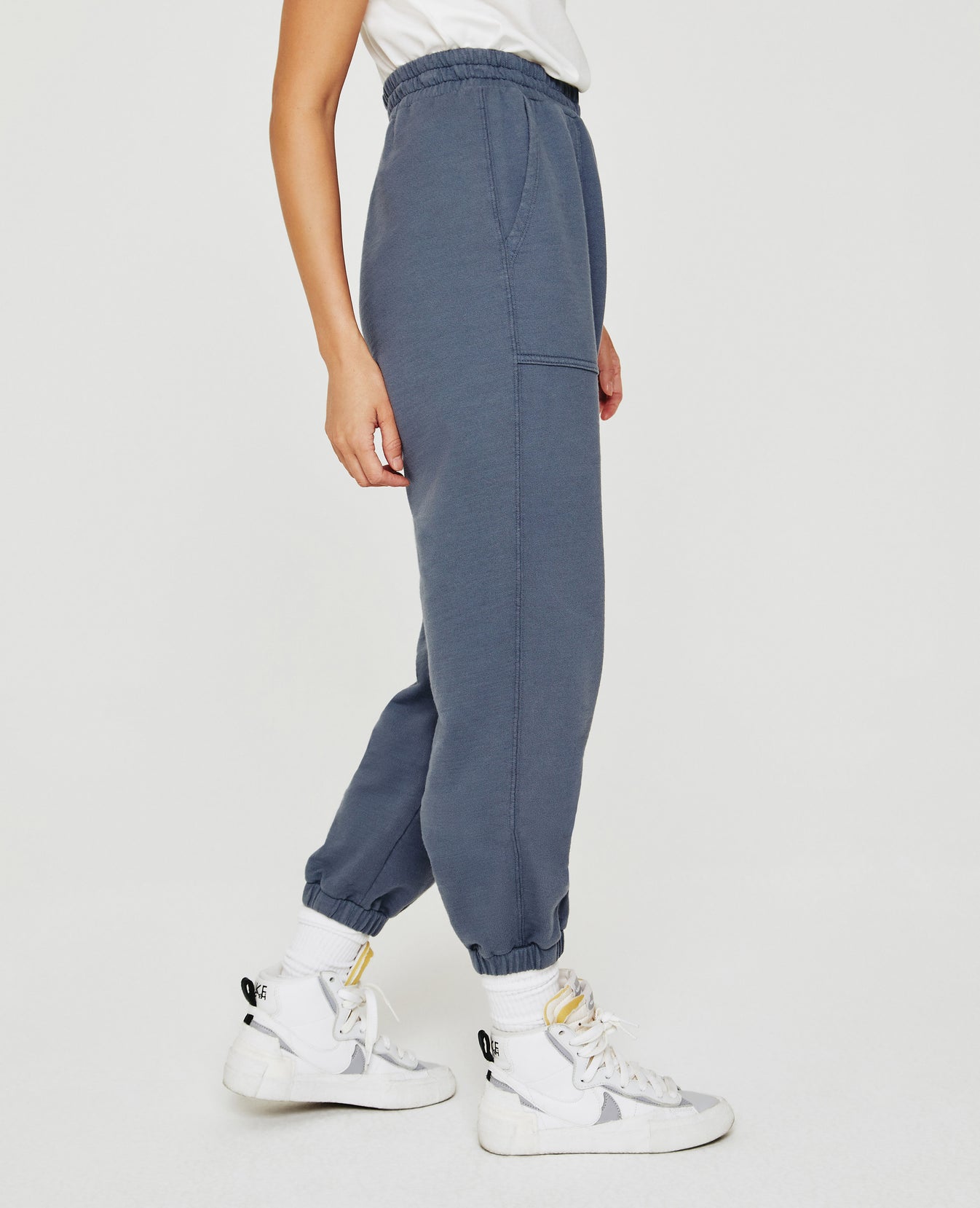 Nova Sweatpant Slate Sky Relaxed Sweatpant Women Bottom Photo 3