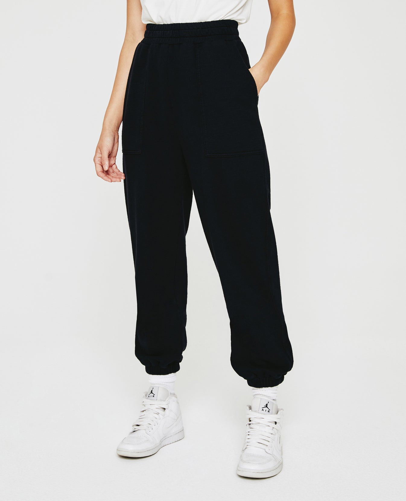 Nova Sweatpant True Black Relaxed Sweatpant Women Bottom Photo 2