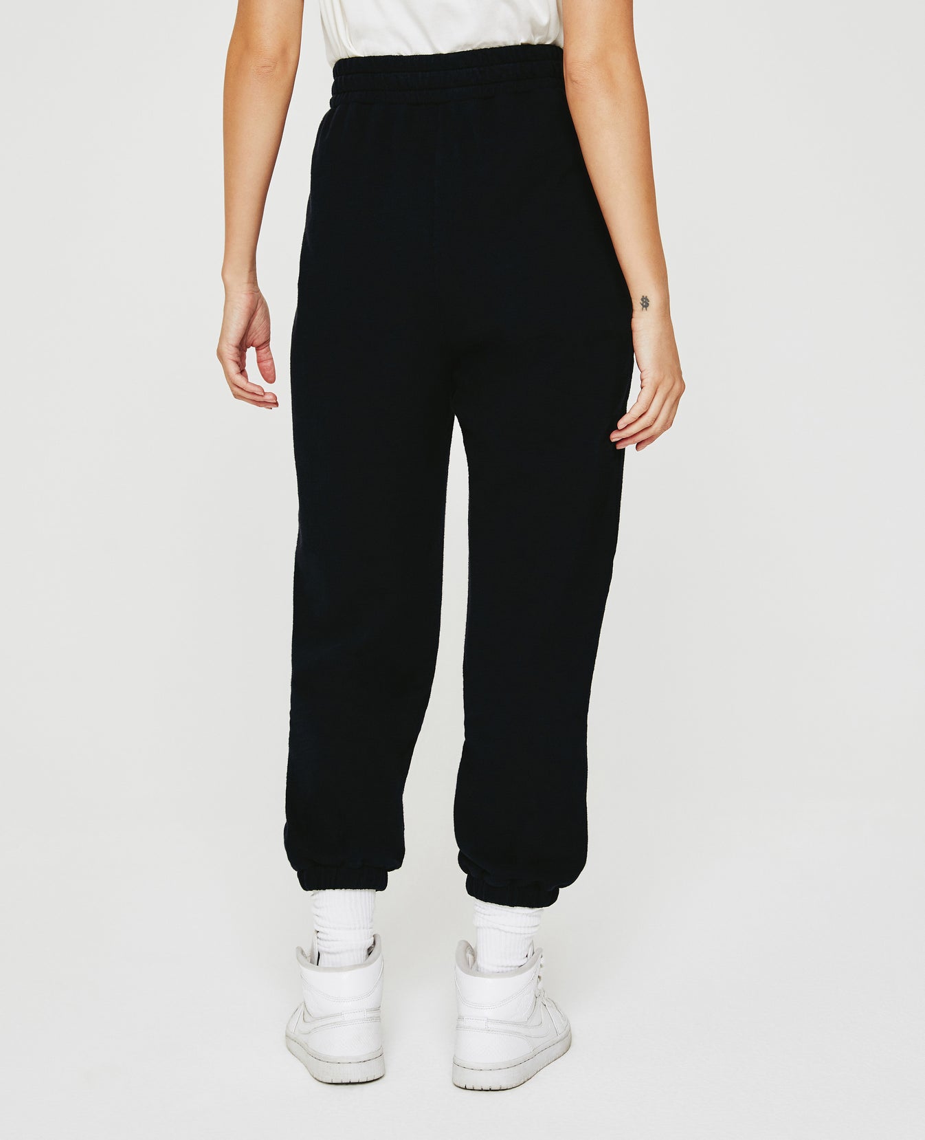Nova Sweatpant True Black Relaxed Sweatpant Women Bottom Photo 6