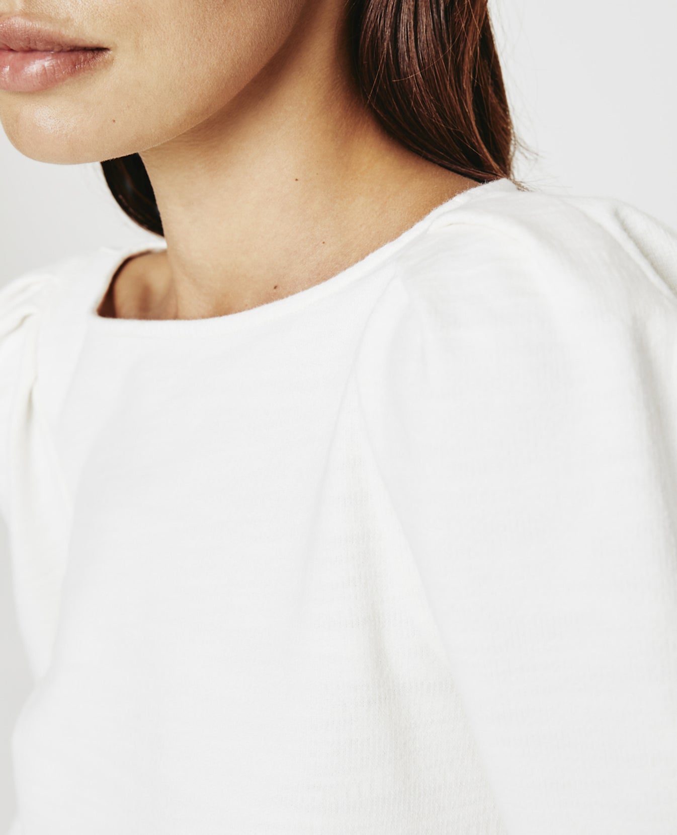 Walker Sweatshirt Ivory Dust Puff Sleeve Sweatshirt Women Tops Photo 3