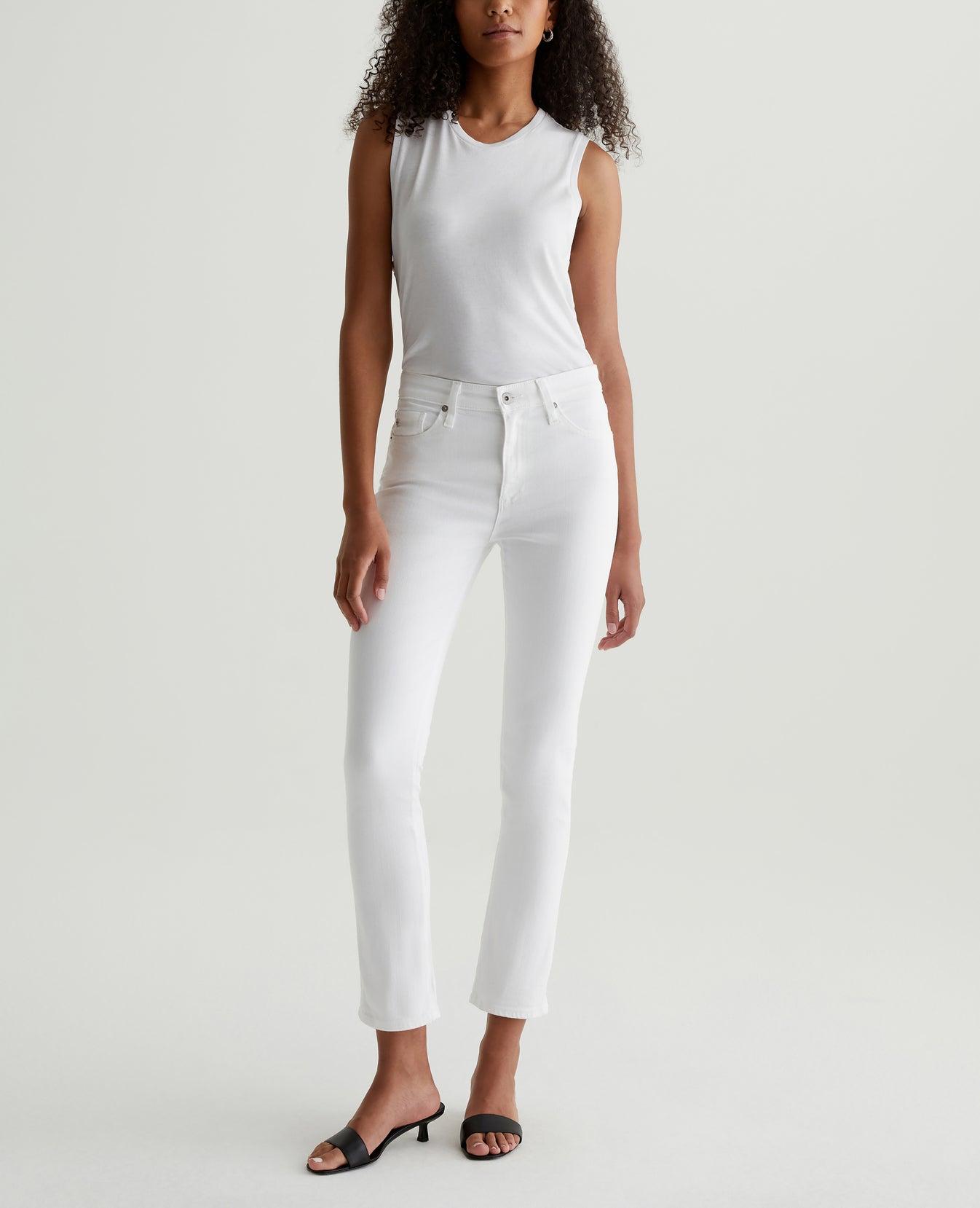 Mari White Womens Bottom Photo 1