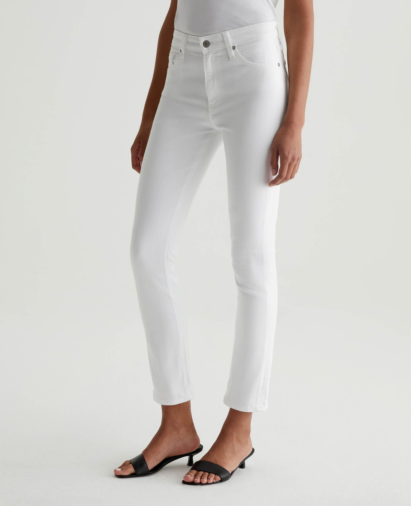 Mari White Womens Bottom Photo 4