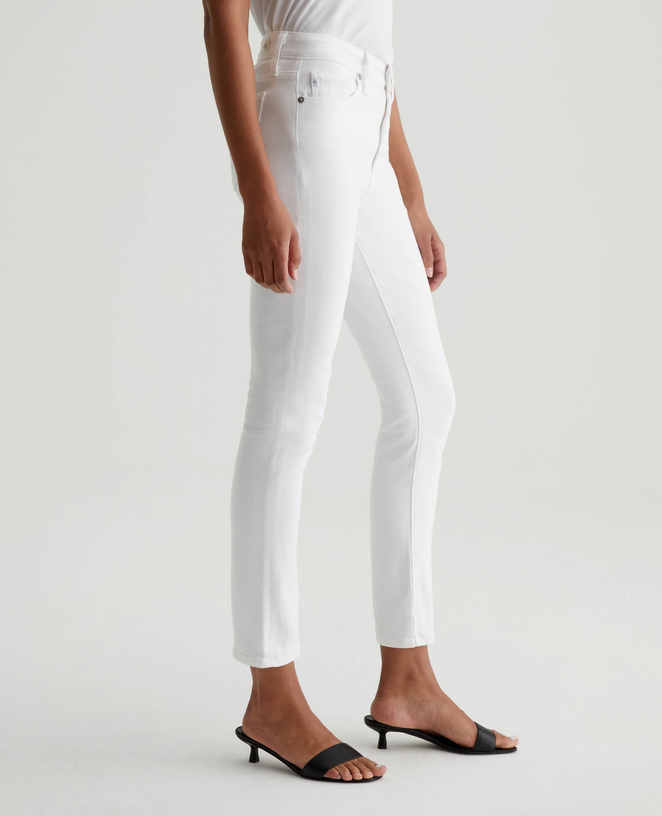 Mari White Womens Bottom Photo 5