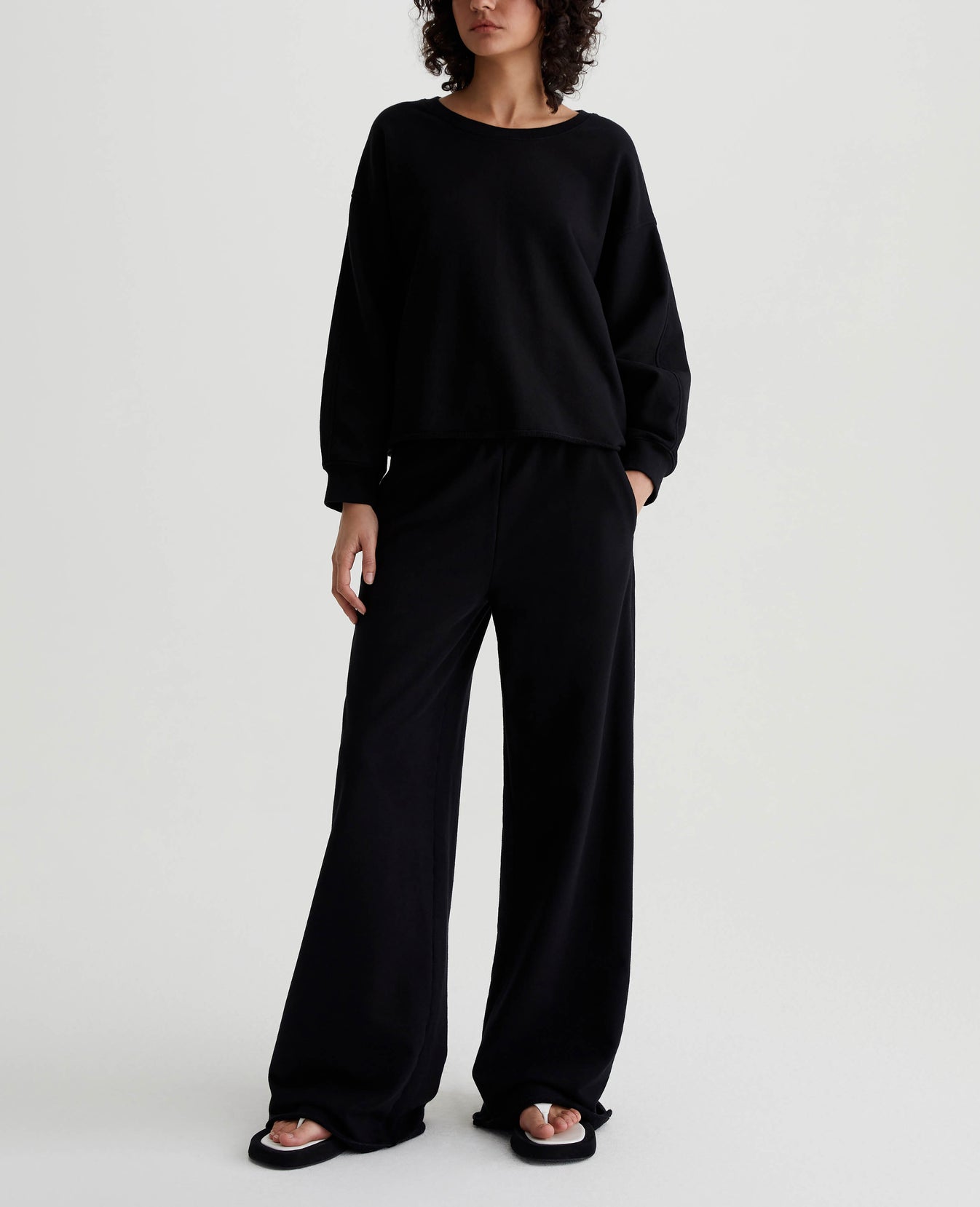 Willow Sweatshirt True Black Womens Top Photo 4