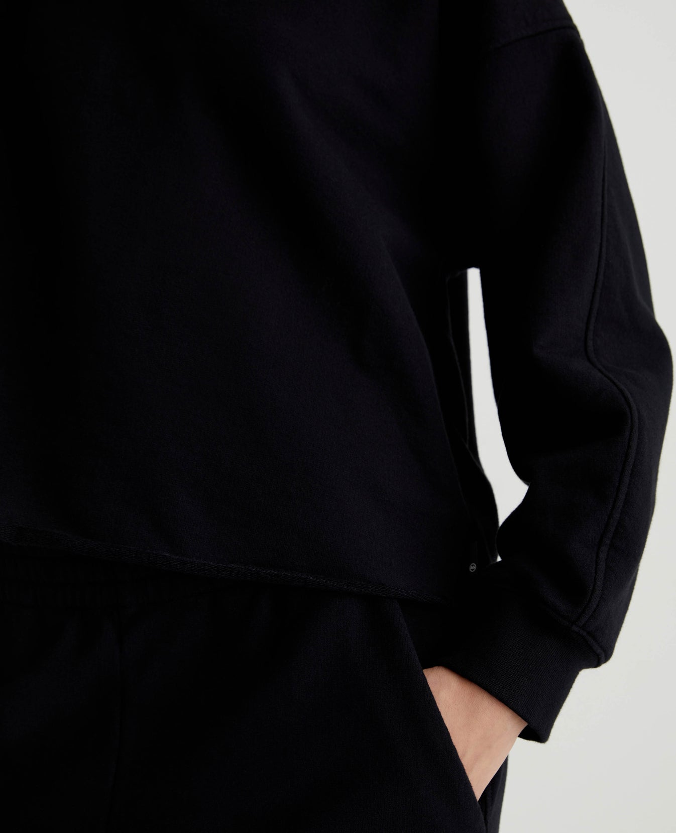 Willow Sweatshirt True Black Womens Top Photo 5