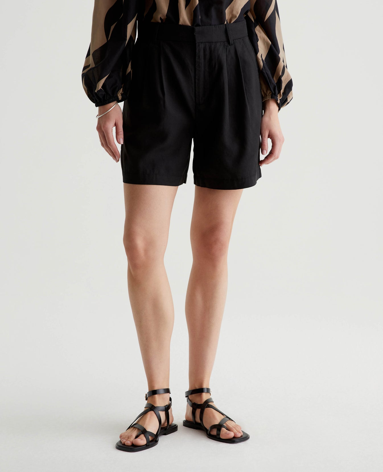 Sora Short True Black Womens Bottom Photo 2