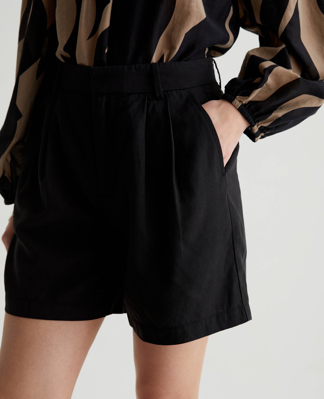 Sora Short True Black Womens Bottom Photo 3