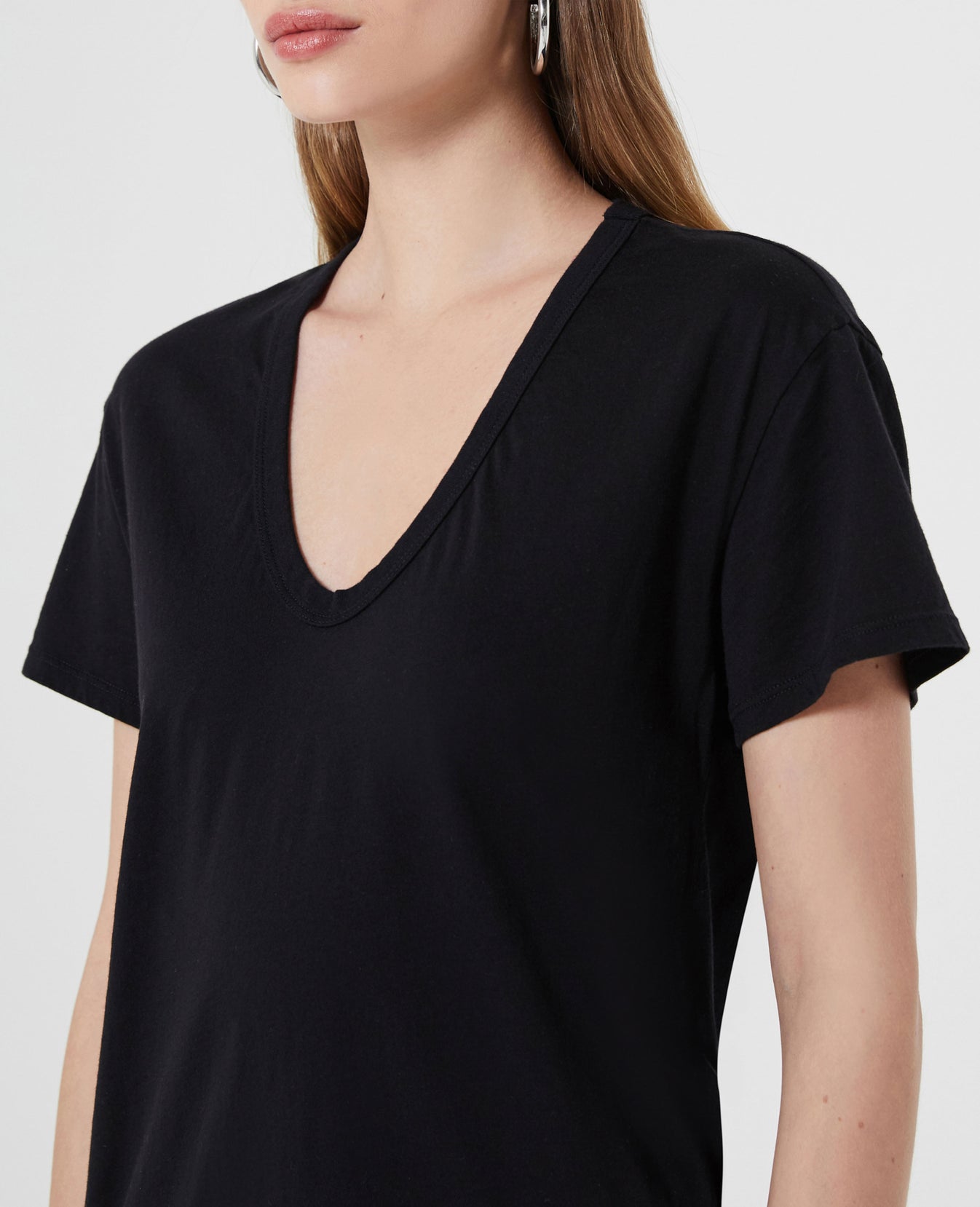 Henson Tee True Black Short Sleeve Tee Women Tops Photo 4