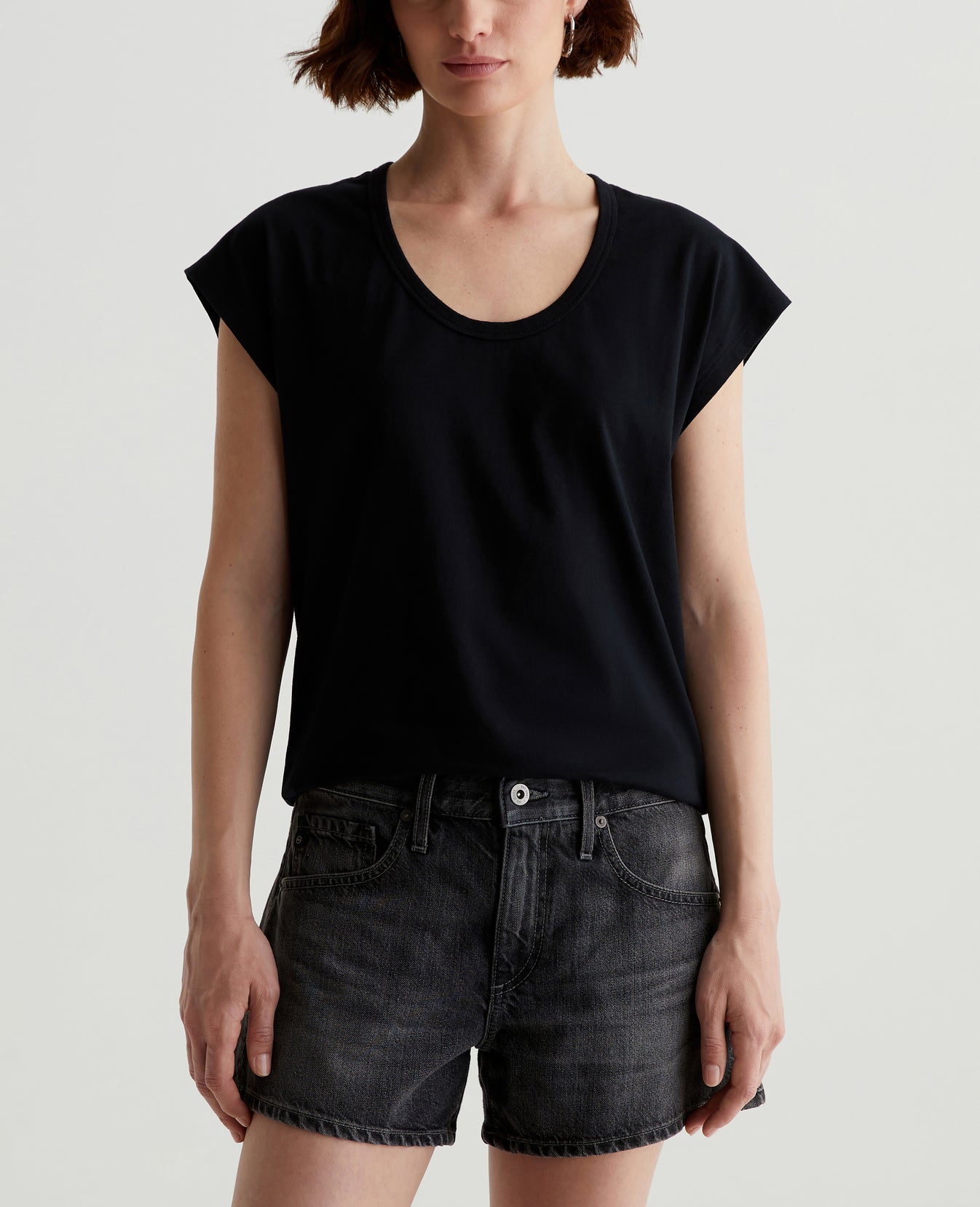 Vintage Willa Scoop True Black Womens Top Photo 1