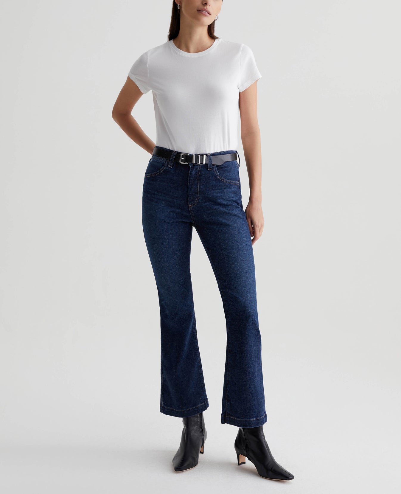 Naomi Wonders Womens Bottom Photo 1