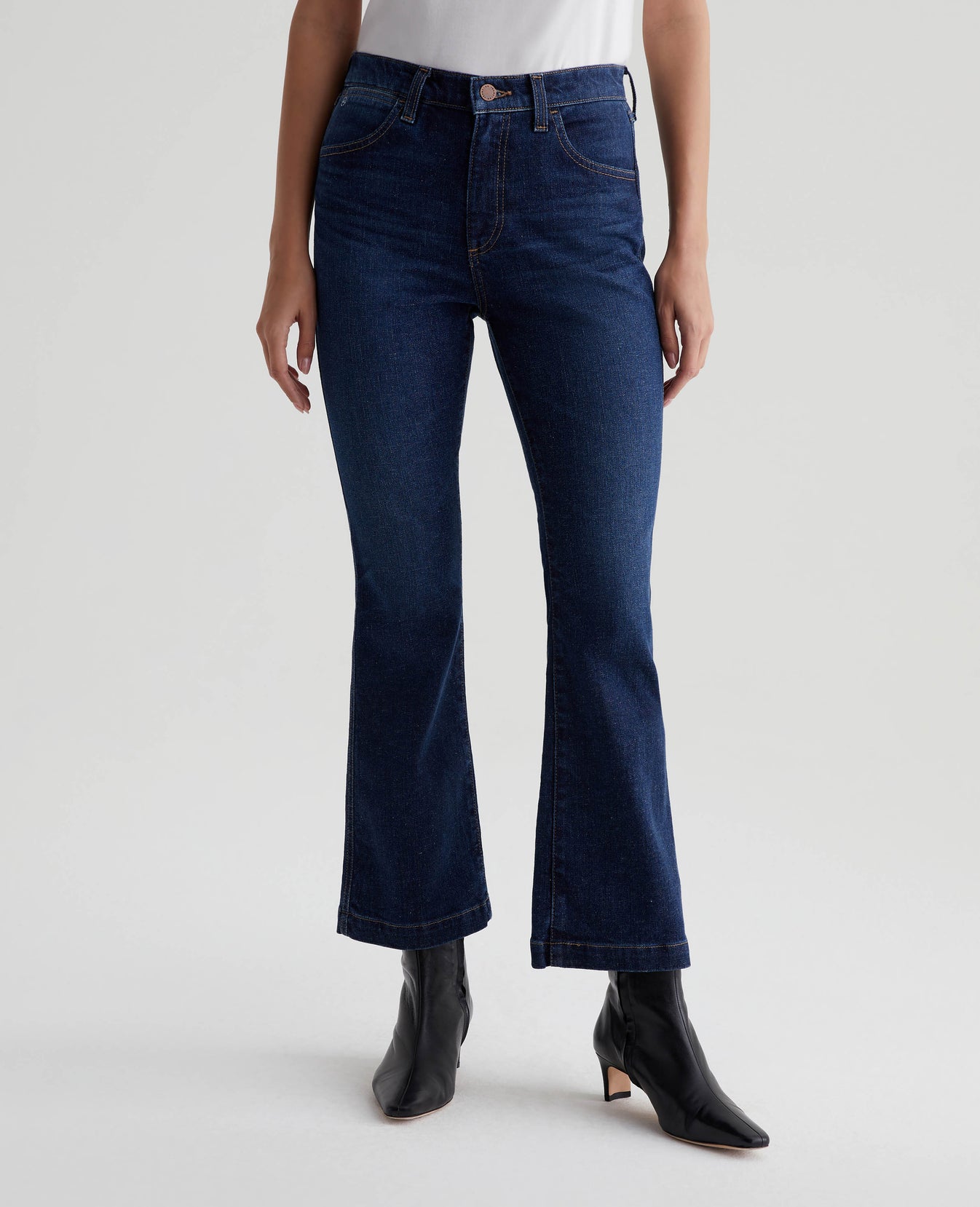 Naomi Wonders Womens Bottom Photo 2