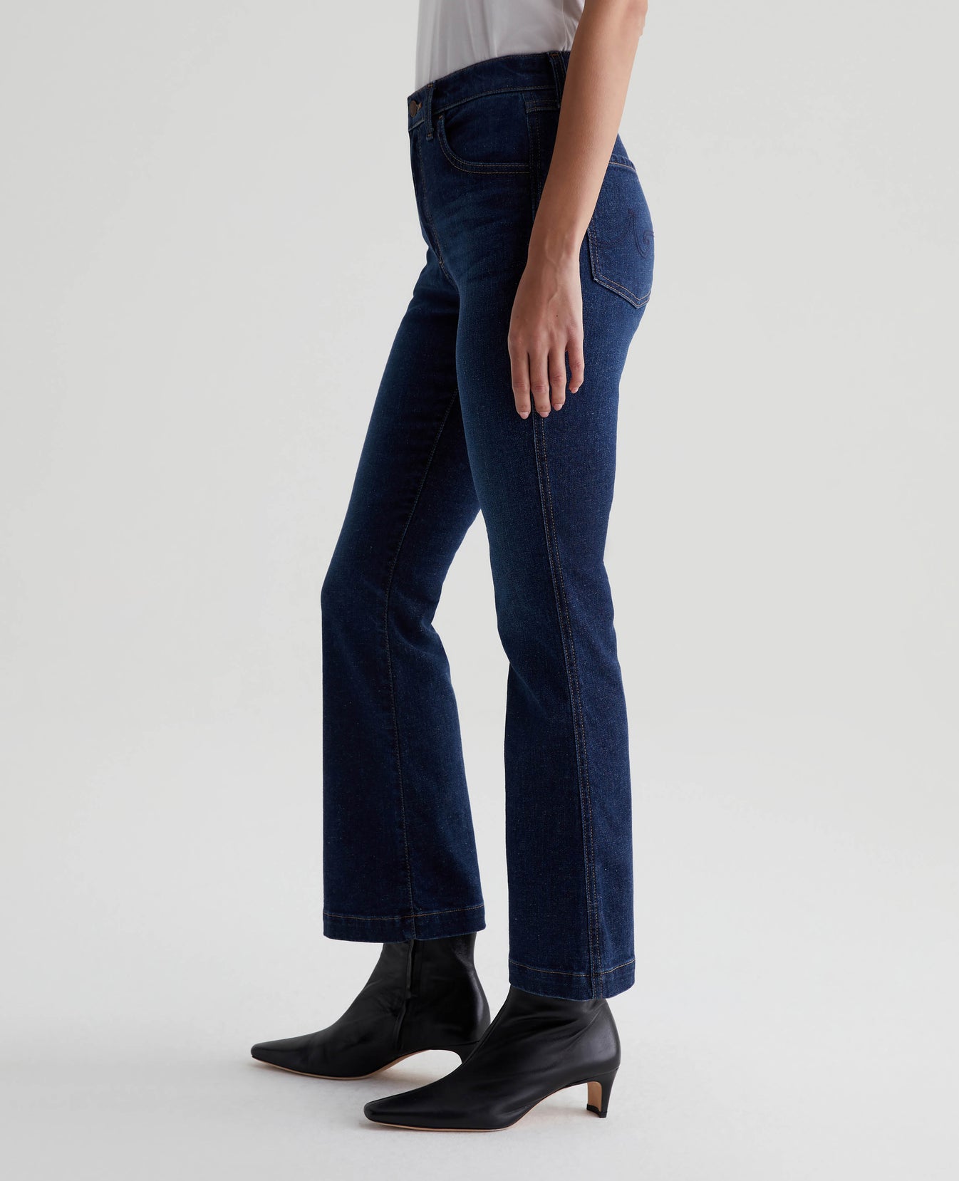 Naomi Wonders Womens Bottom Photo 4