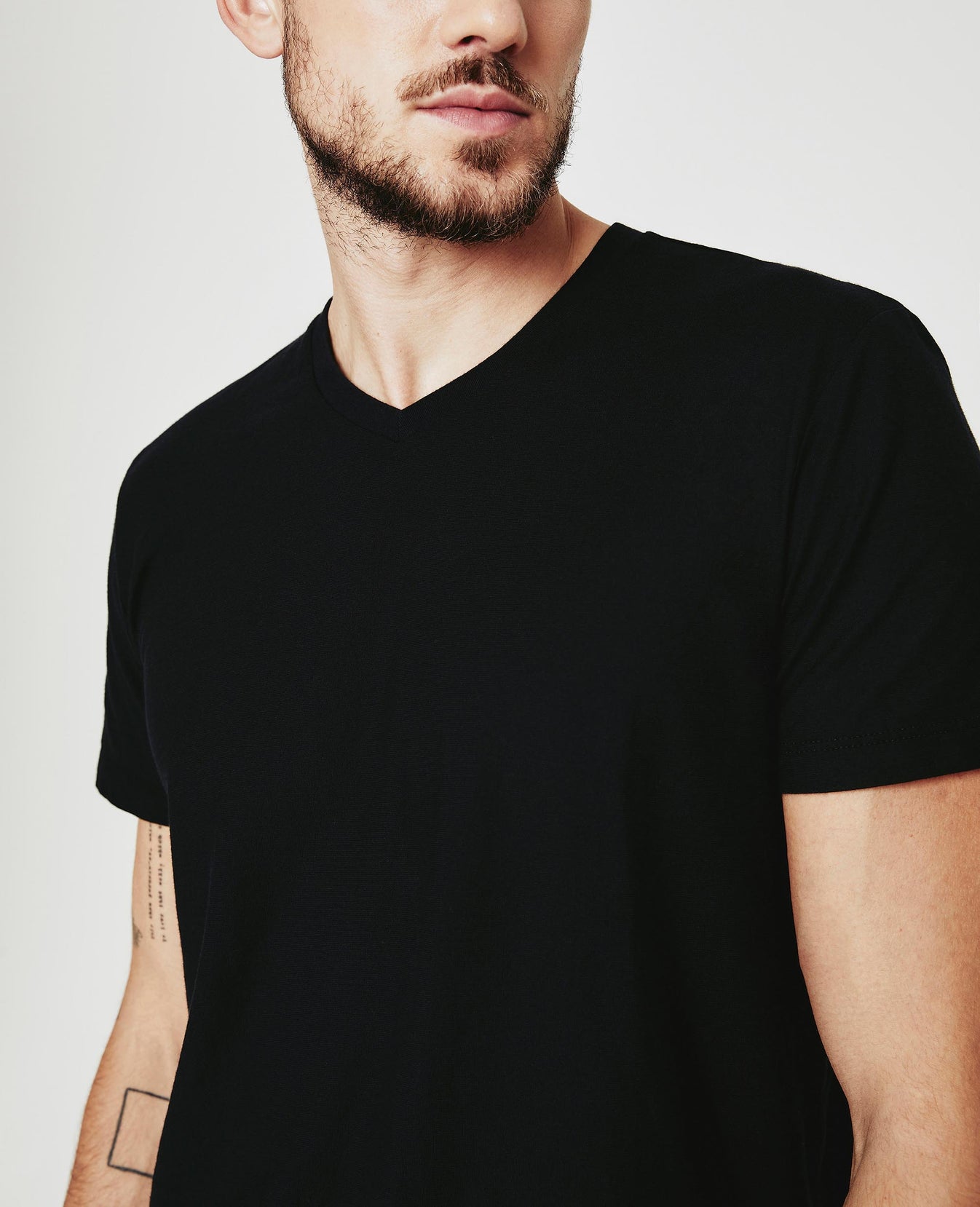 Bryce Vee True Black Classic Fit Vee Men Tops Photo 1