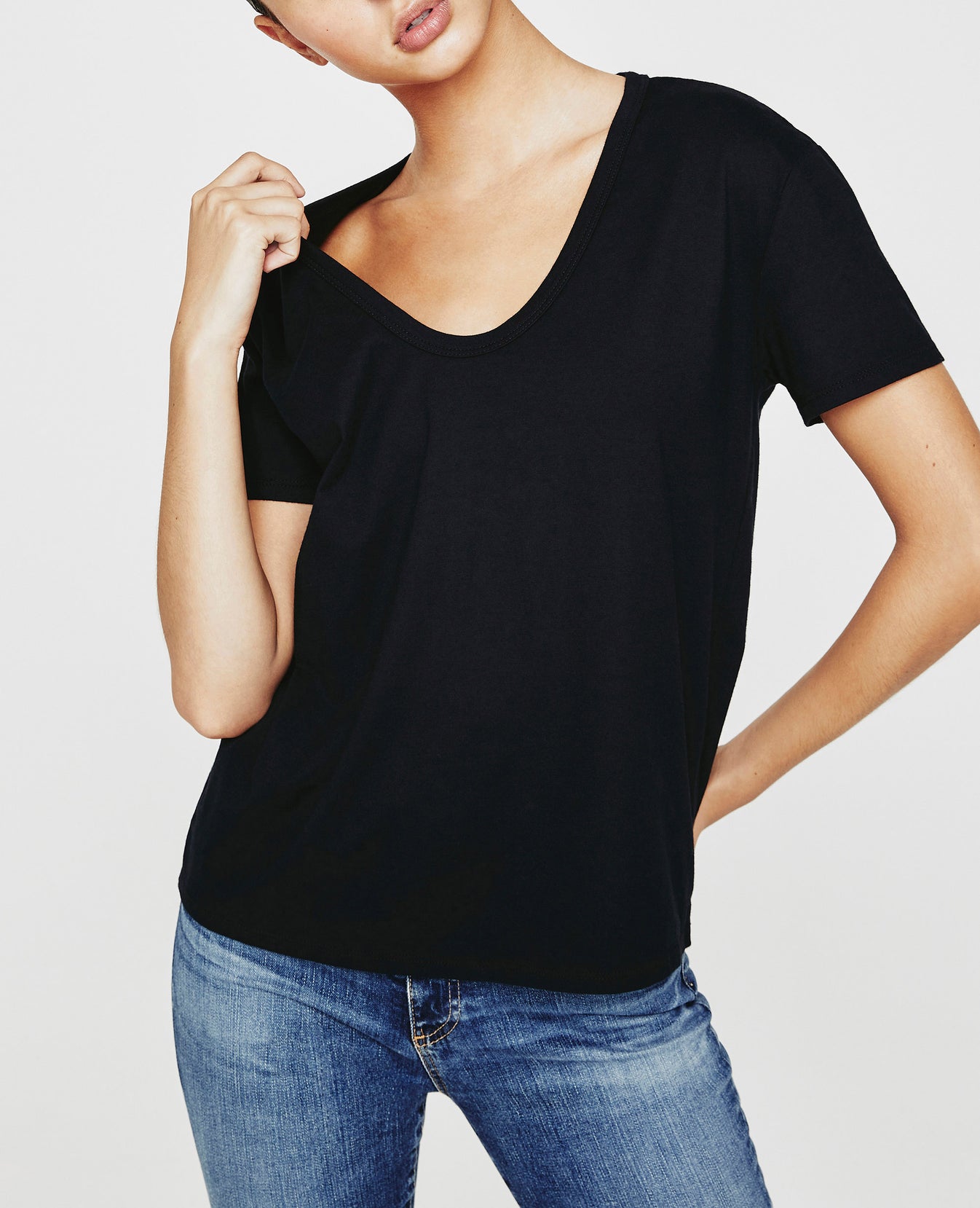 Henson Tee True Black Short Sleeve Tee Women Tops Photo 1