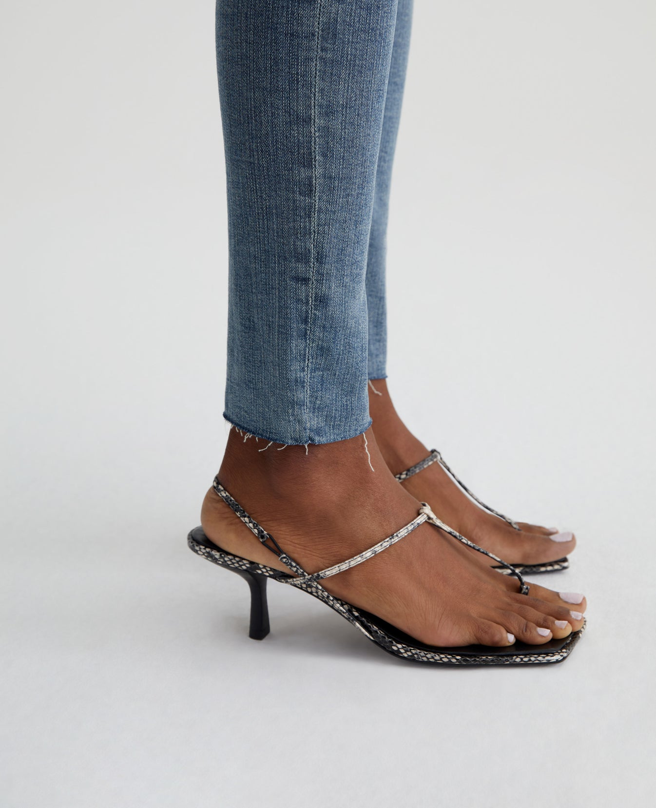 Farrah Skinny Ankle 16 Years Piermont Desctucted Womens Bottom Photo 5