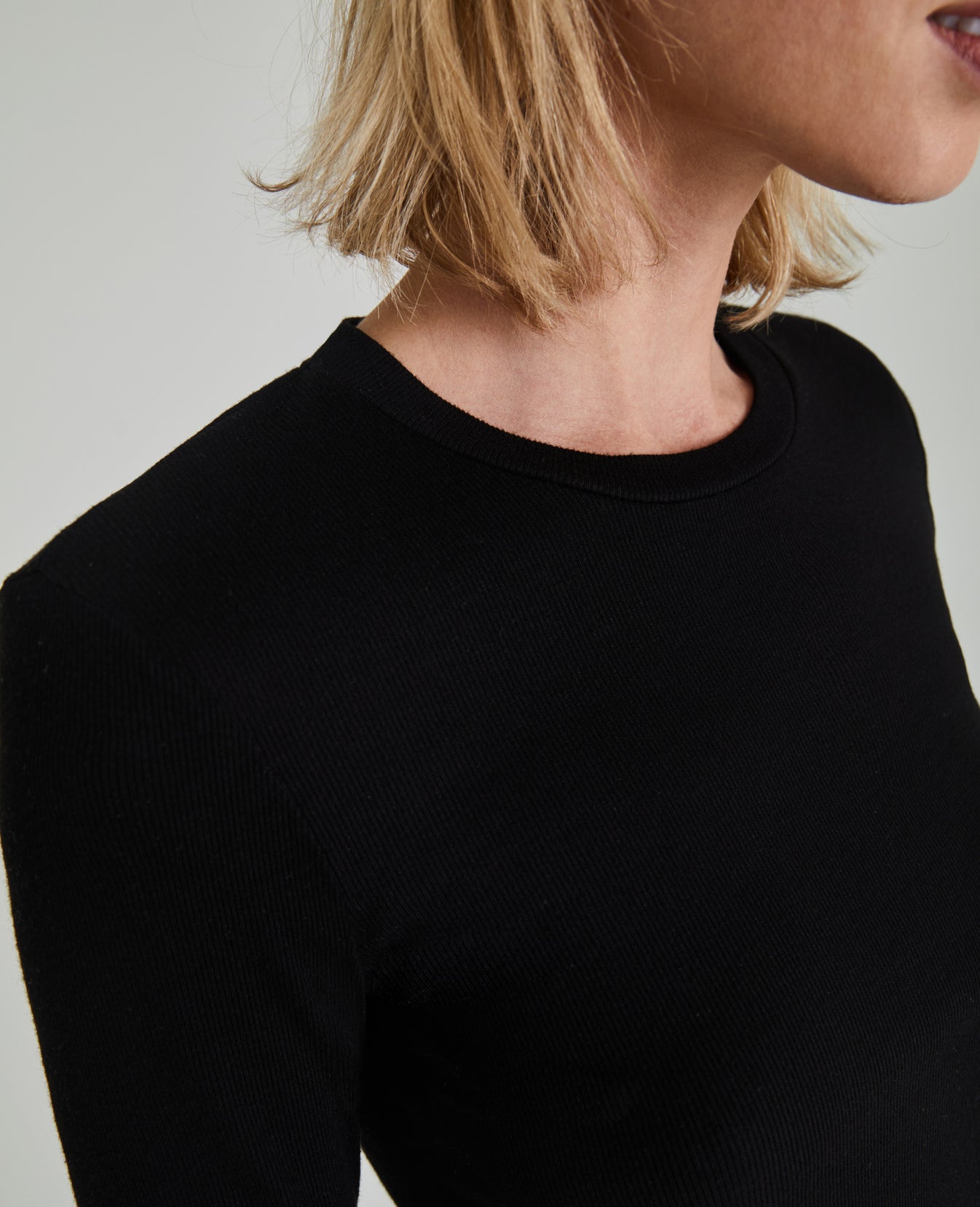 LB Shirt True Black Fitted Long Sleeve Tee Women Tops Photo 3