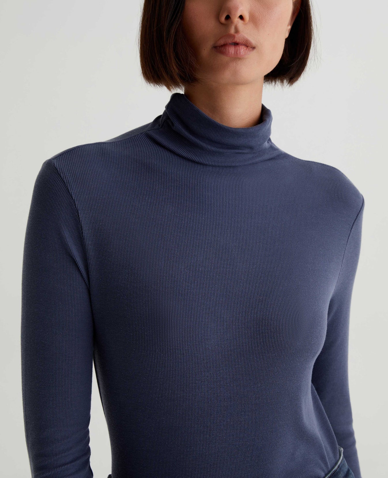 Chels Turtleneck Blue Note Womens Top Photo 3