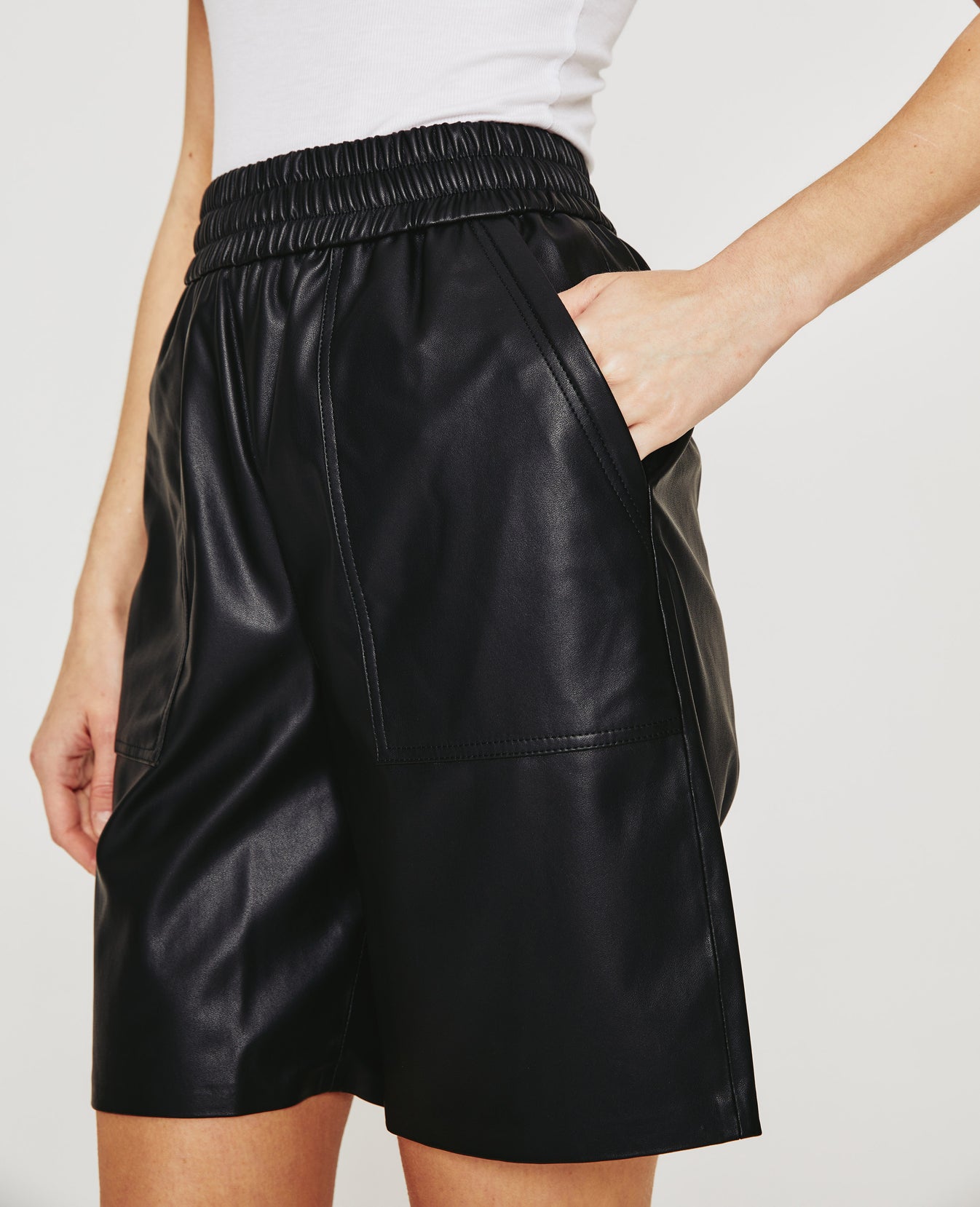 Nova Jogger Short Super Black Womens Bottom Photo 3