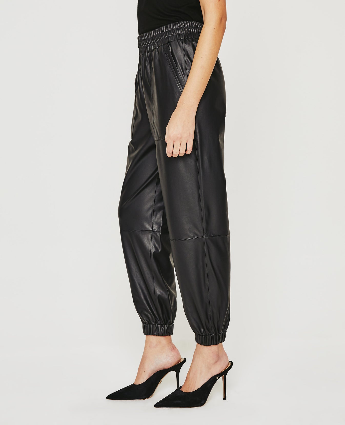 Nova Sweatpant Super Black Womens Bottom Photo 4